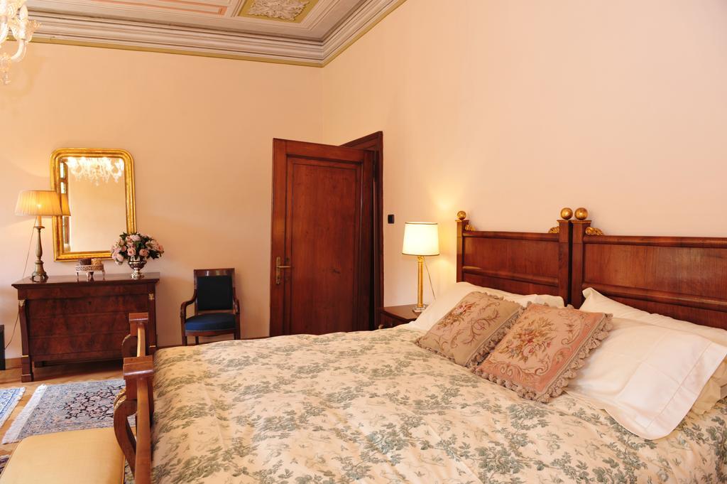 Relais Villa San Matteoサン・ピエトロ・イン・カリアーノ 部屋 写真